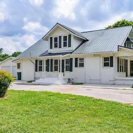 Beautiful And Spacious Fully Renovated Farmhouse Winchester Exterior photo