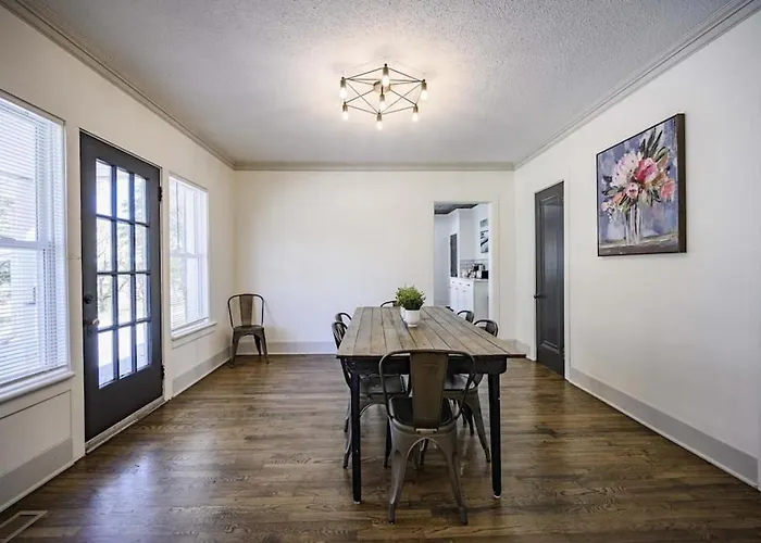 Beautiful And Spacious Fully Renovated Farmhouse