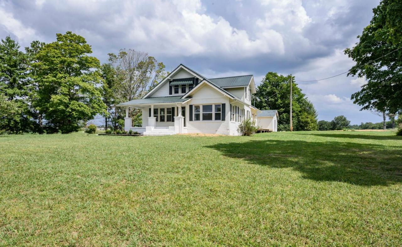 Beautiful And Spacious Fully Renovated *