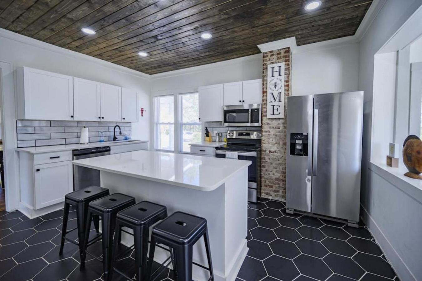 Beautiful And Spacious Fully Renovated