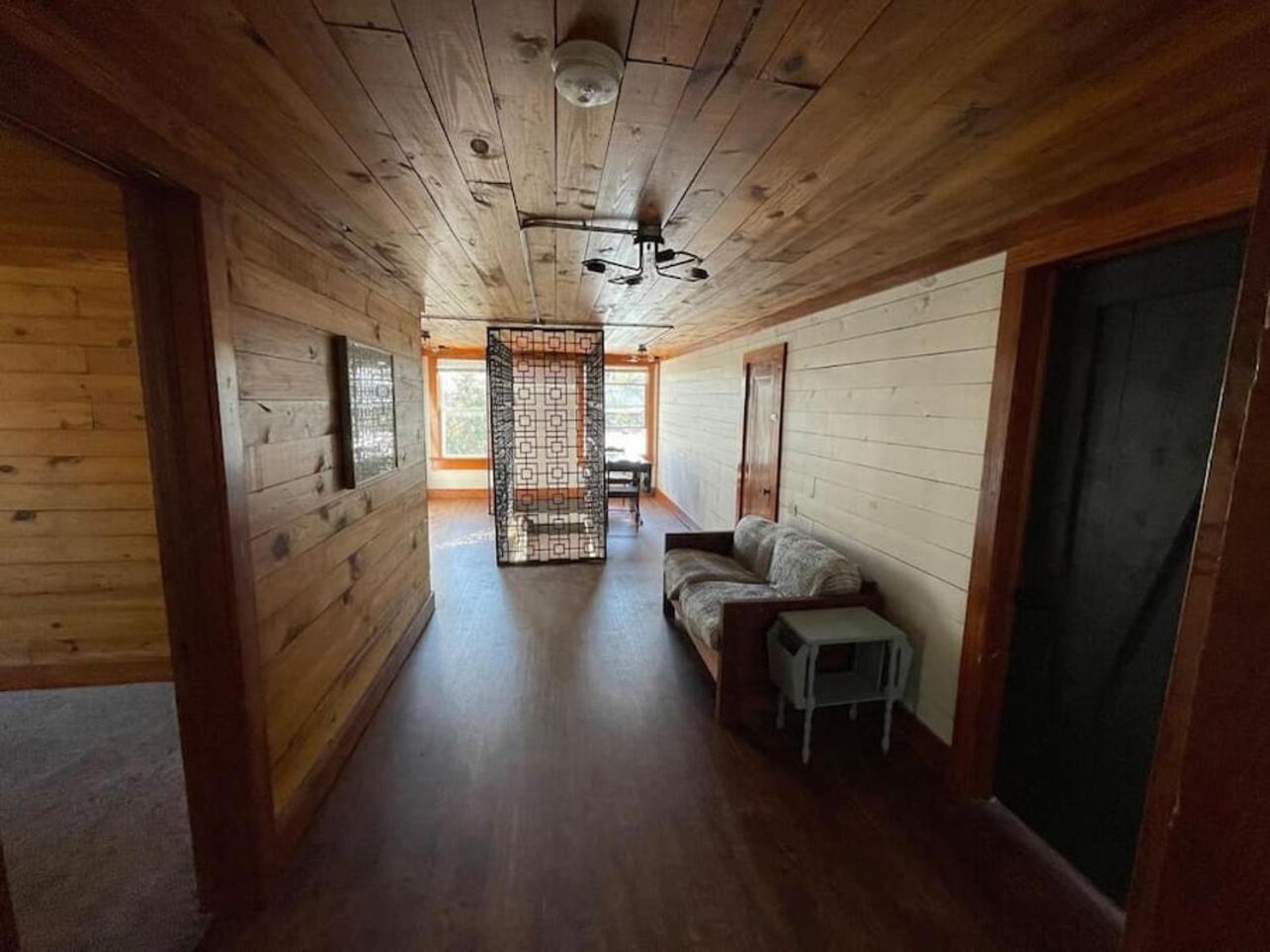 Beautiful And Spacious Fully Renovated * Winchester
