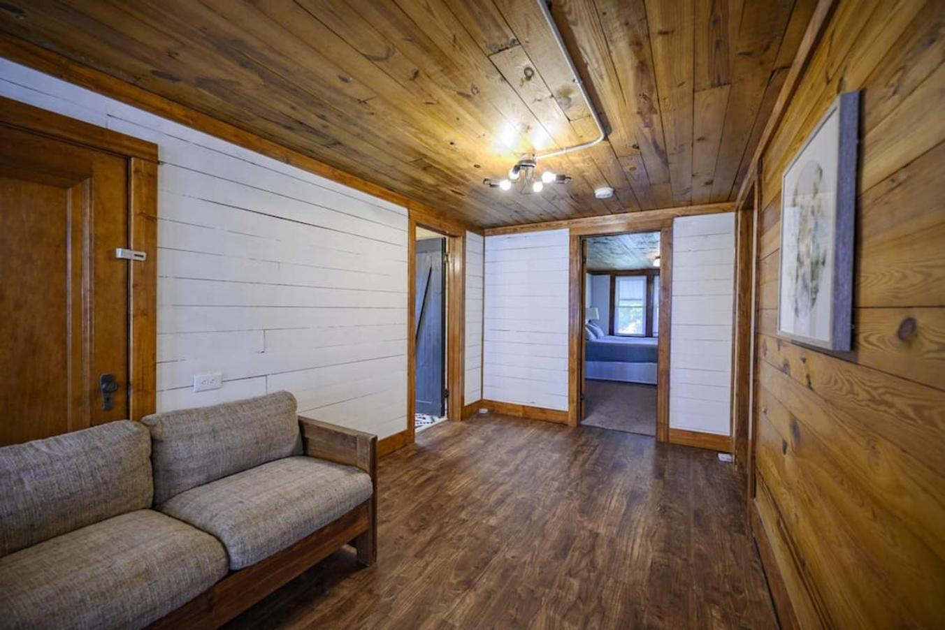 Beautiful And Spacious Fully Renovated * Winchester