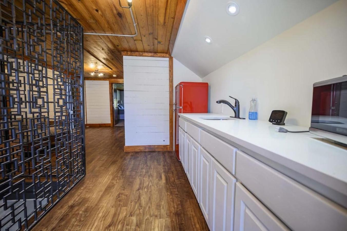 Beautiful And Spacious Fully Renovated Hébergement de vacances