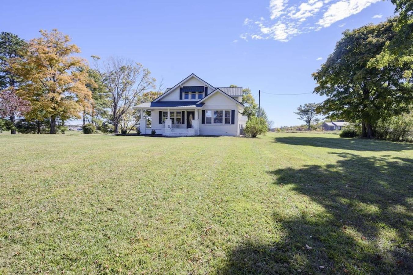 Beautiful And Spacious Fully Renovated Hébergement de vacances *